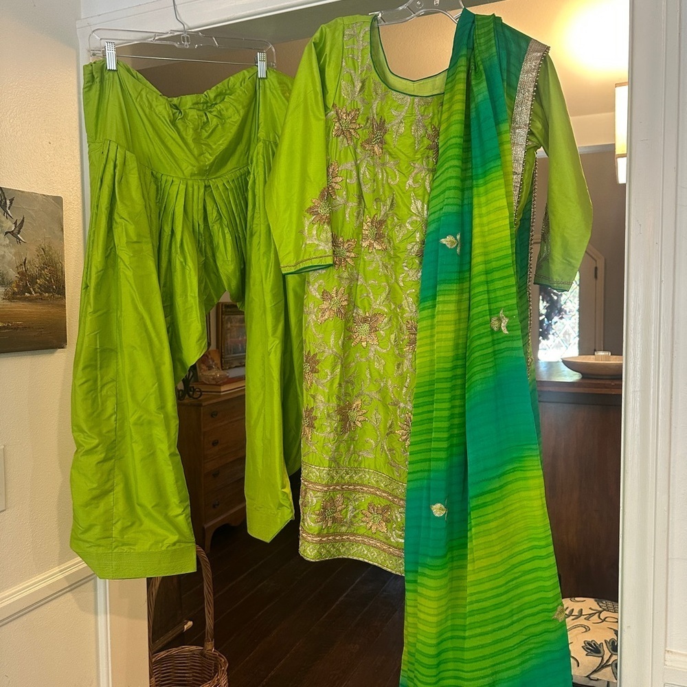 Vibrant Green Embroidery Traditional India silk Outfit